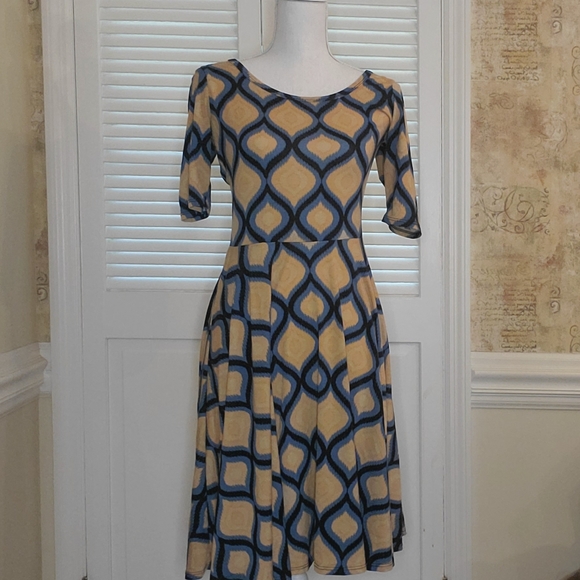LuLaRoe Dresses & Skirts - 🌟 3 for $15 Deal! 🌟LuLaRoe tan blue black 3/4 sleeves dress M